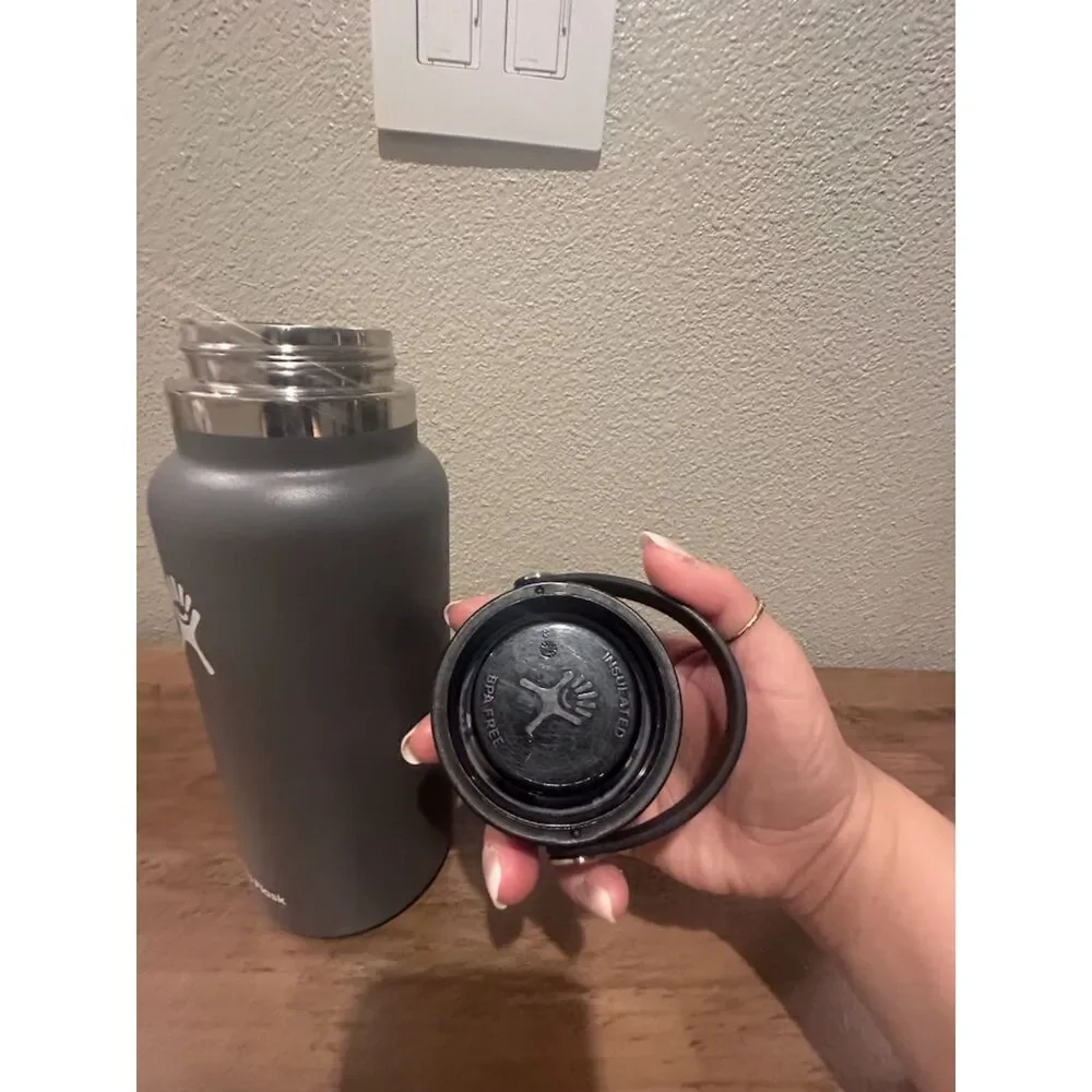 Hydro Flask Water Bottle - Standard Mouth Flex Cap - Grey 32oz